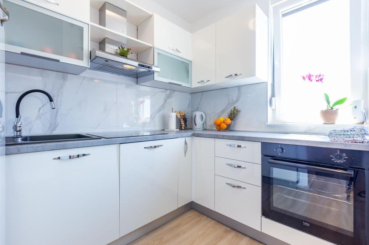 Apolon 2Bdr Apartment With Balcony 扎达尔 外观 照片