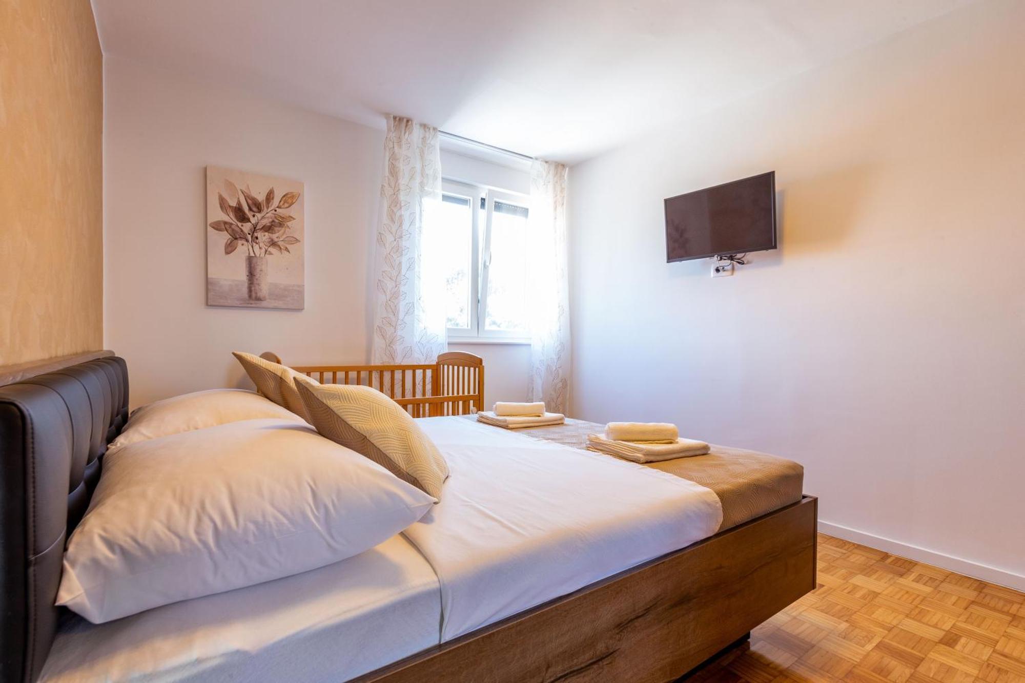 Apolon 2Bdr Apartment With Balcony 扎达尔 外观 照片