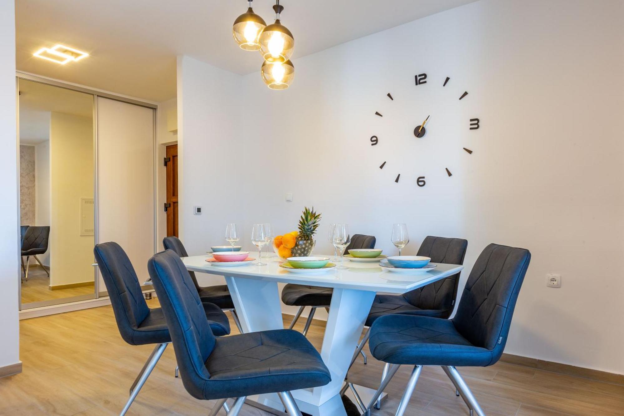 Apolon 2Bdr Apartment With Balcony 扎达尔 外观 照片