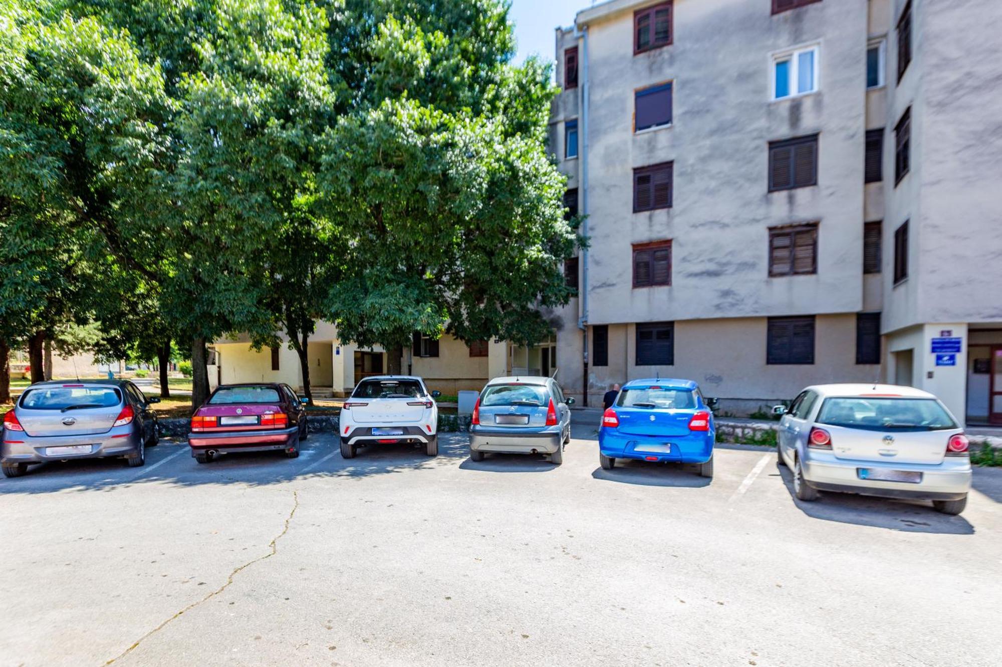 Apolon 2Bdr Apartment With Balcony 扎达尔 外观 照片